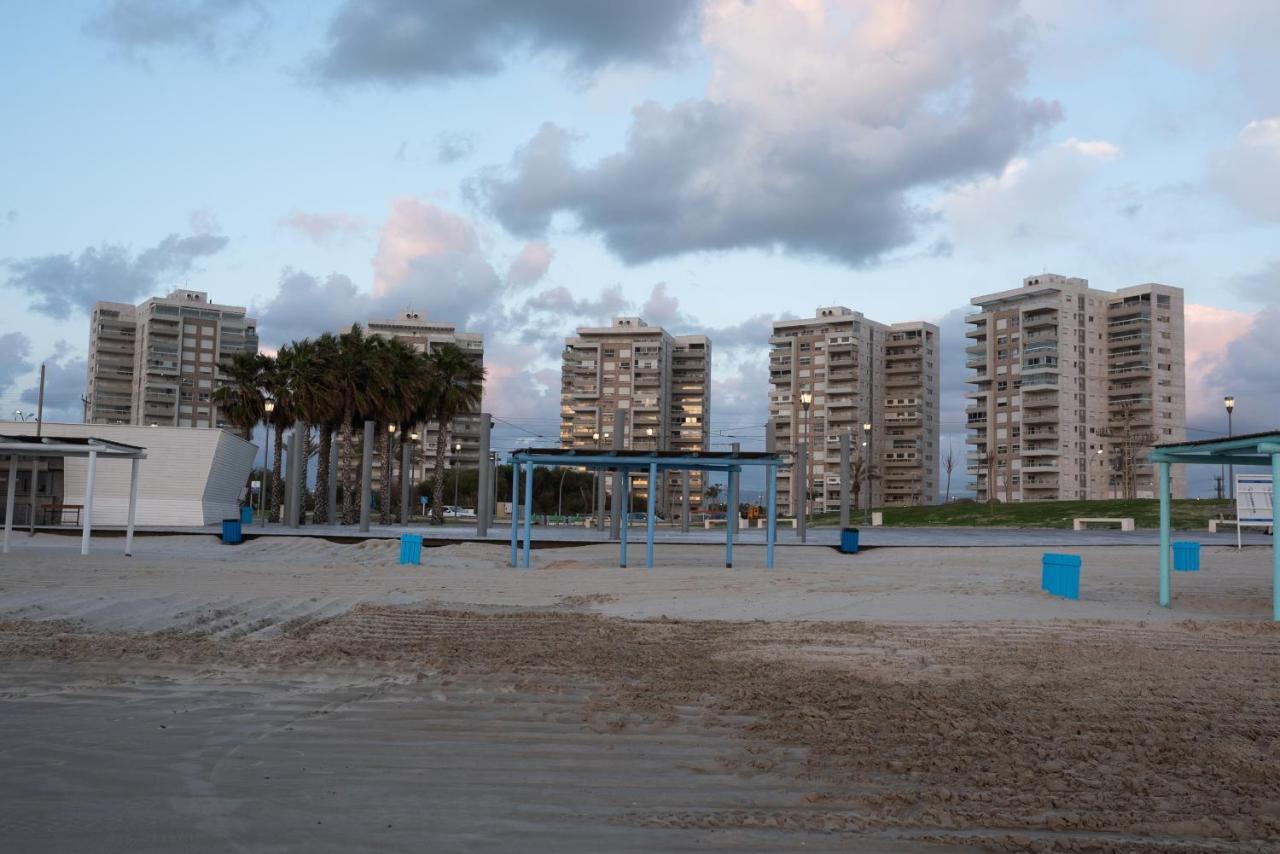 Argaman Beach Apartment Acre Exterior photo